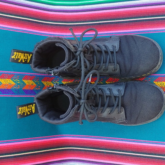 Dr. Martens Junior Combs Black Lightweight Casual Boots with Side Zipper Size 1 - Picture 4 of 17